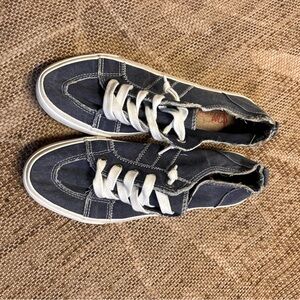 Jellypop Navy Canvas Sneakers with White Laces Size 8